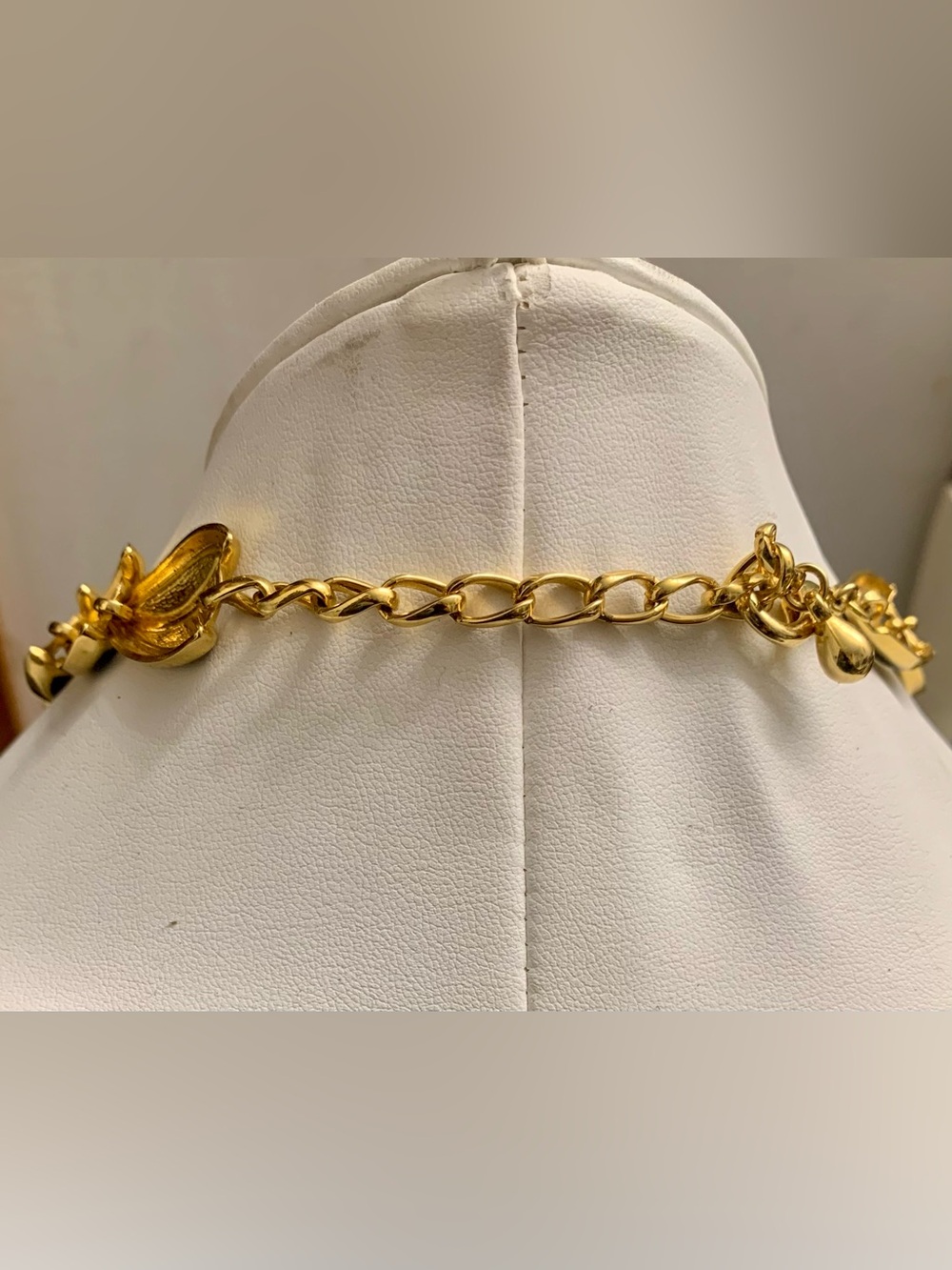 Gold and Black Leaf Link Necklace - Women Jewelry - Picture 3 of 5
